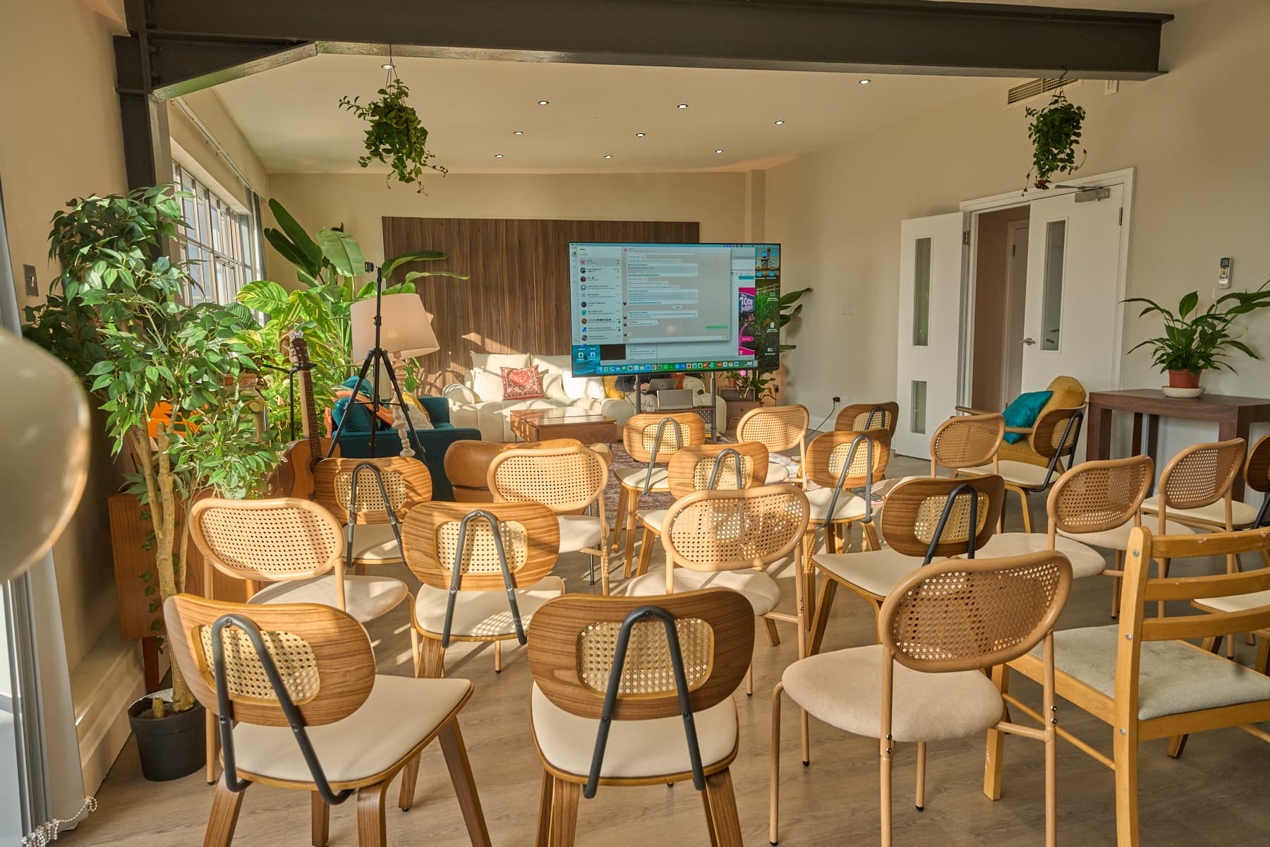 Daylight workspace setup for team offsite