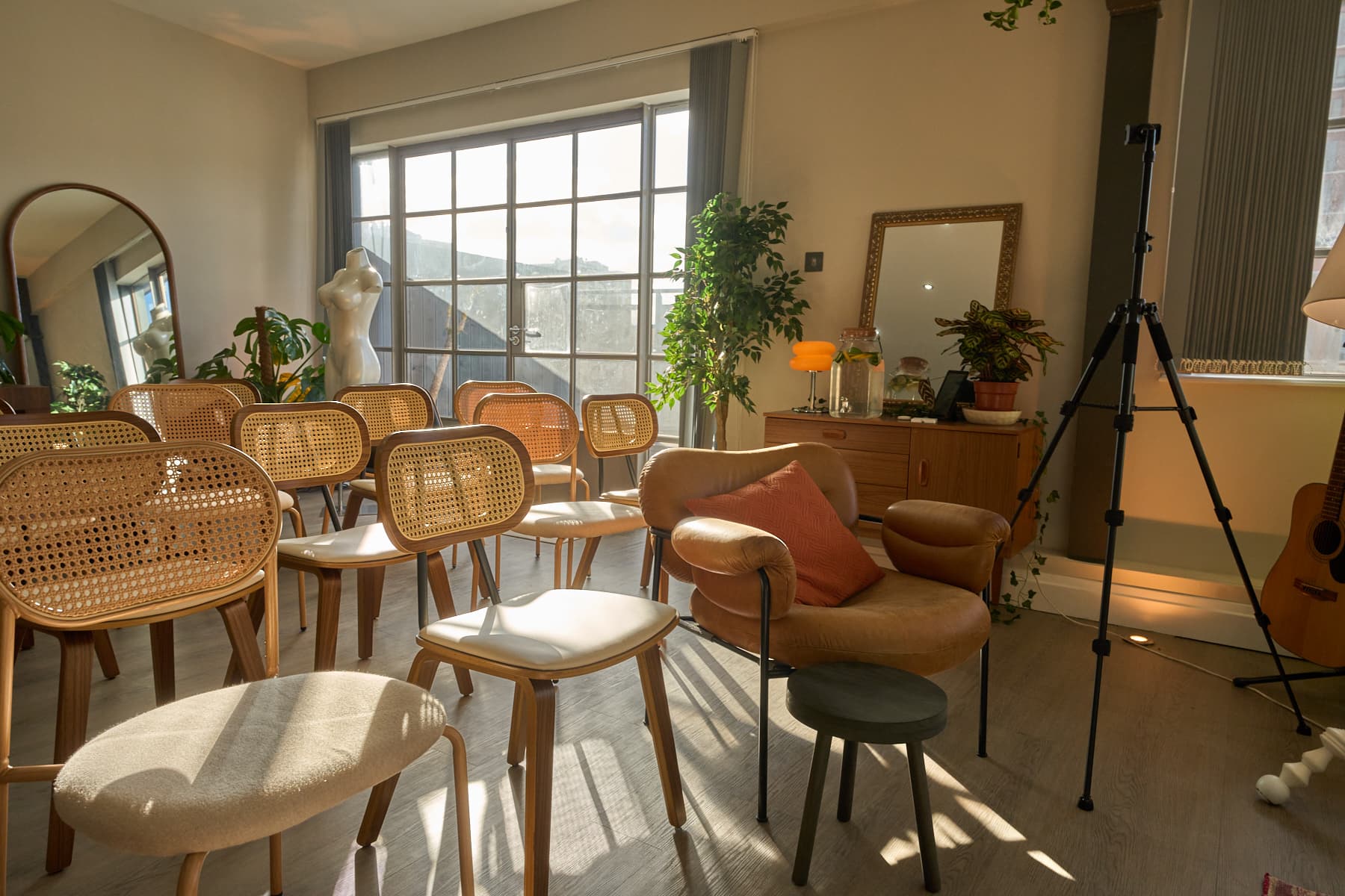 Dining and lounge zones for production days