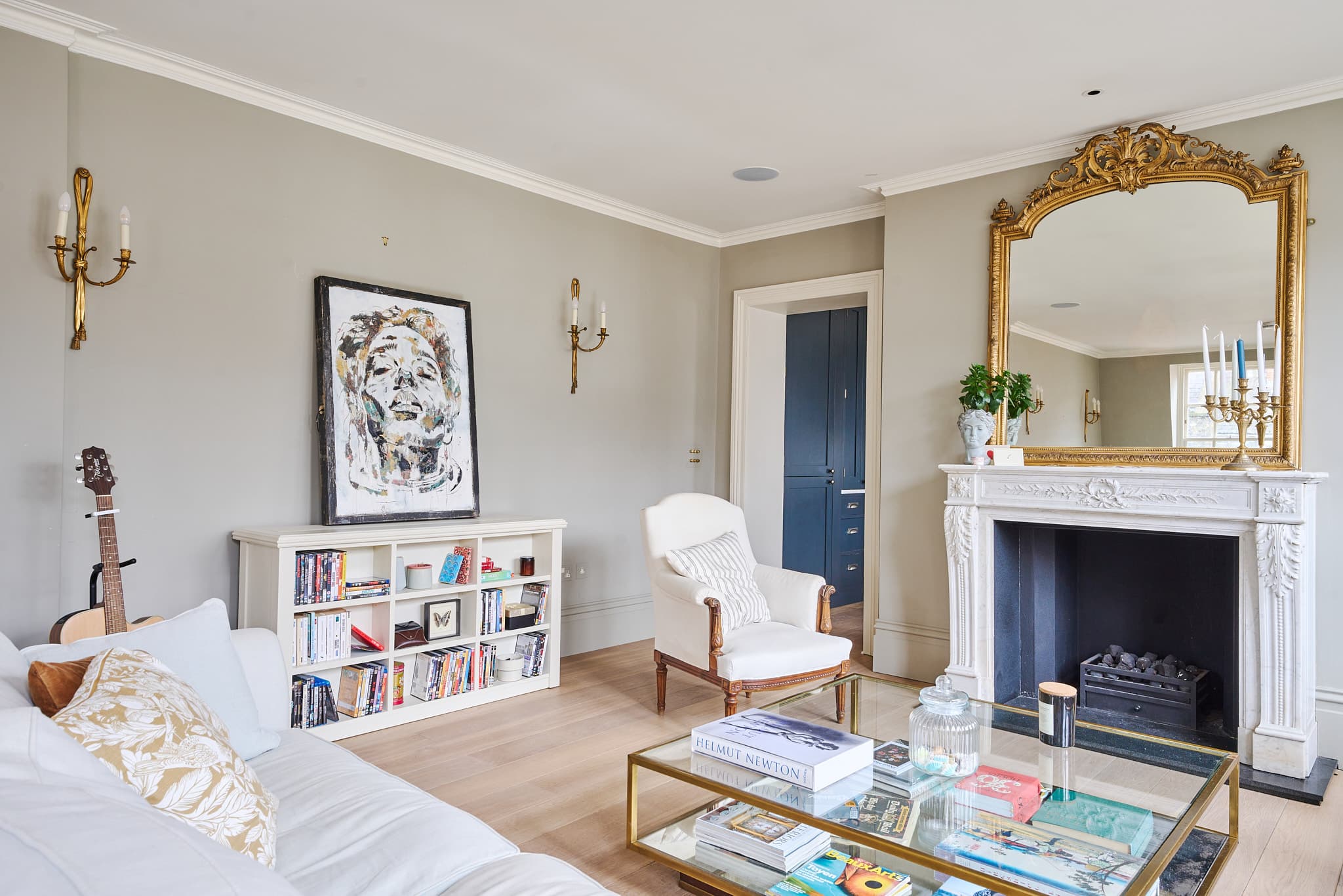 Woolly Mammoth , Artist Flat, Covent Garden image 6