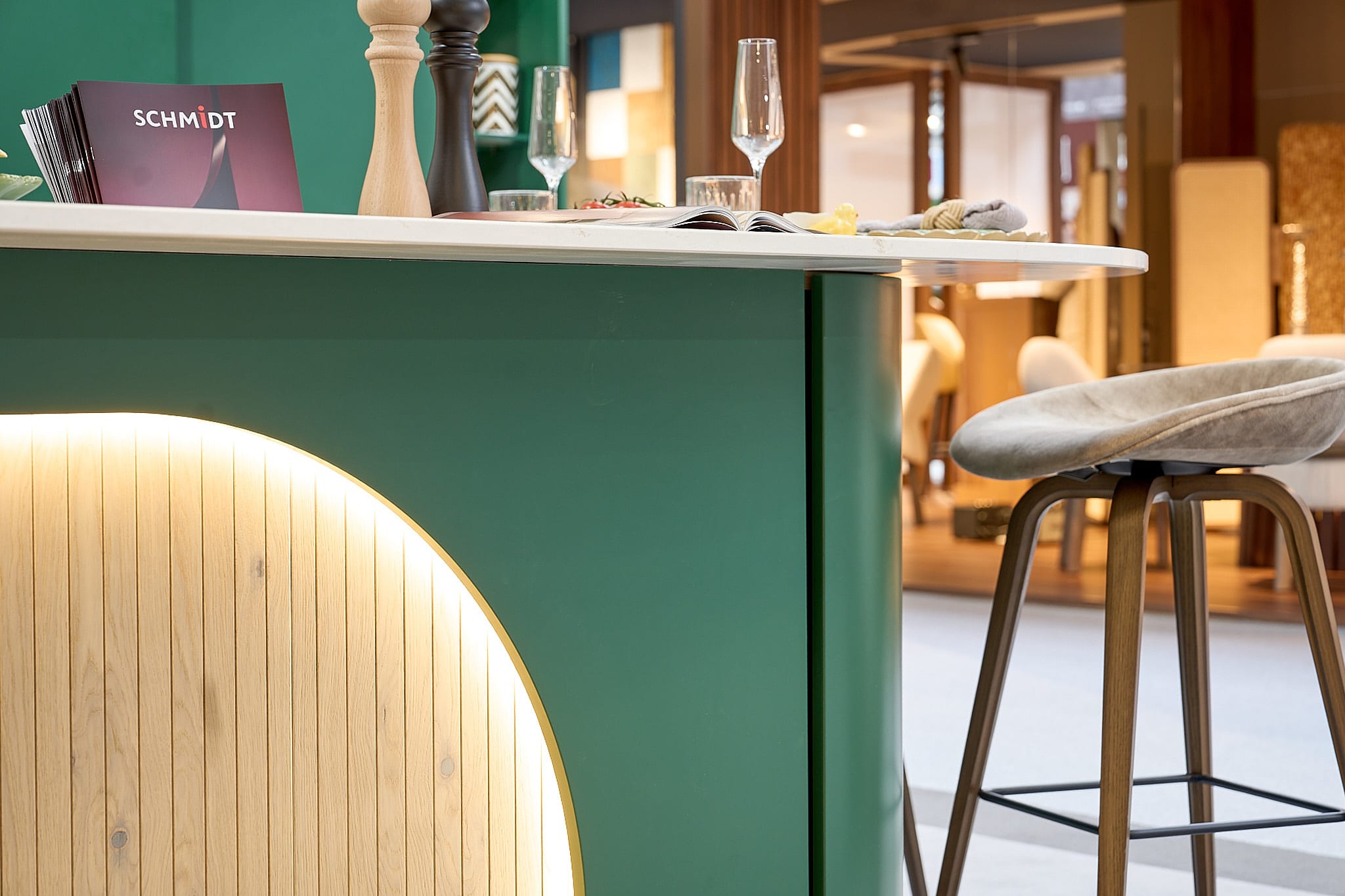Schmidt , Couverture du salon Decorex image de galerie 1