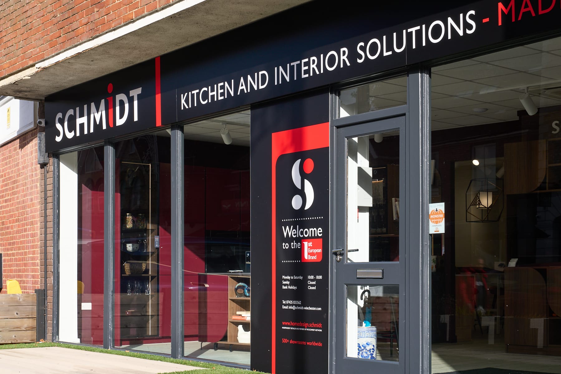 Schmidt , Film & photographie du showroom de Winchester image de galerie 1